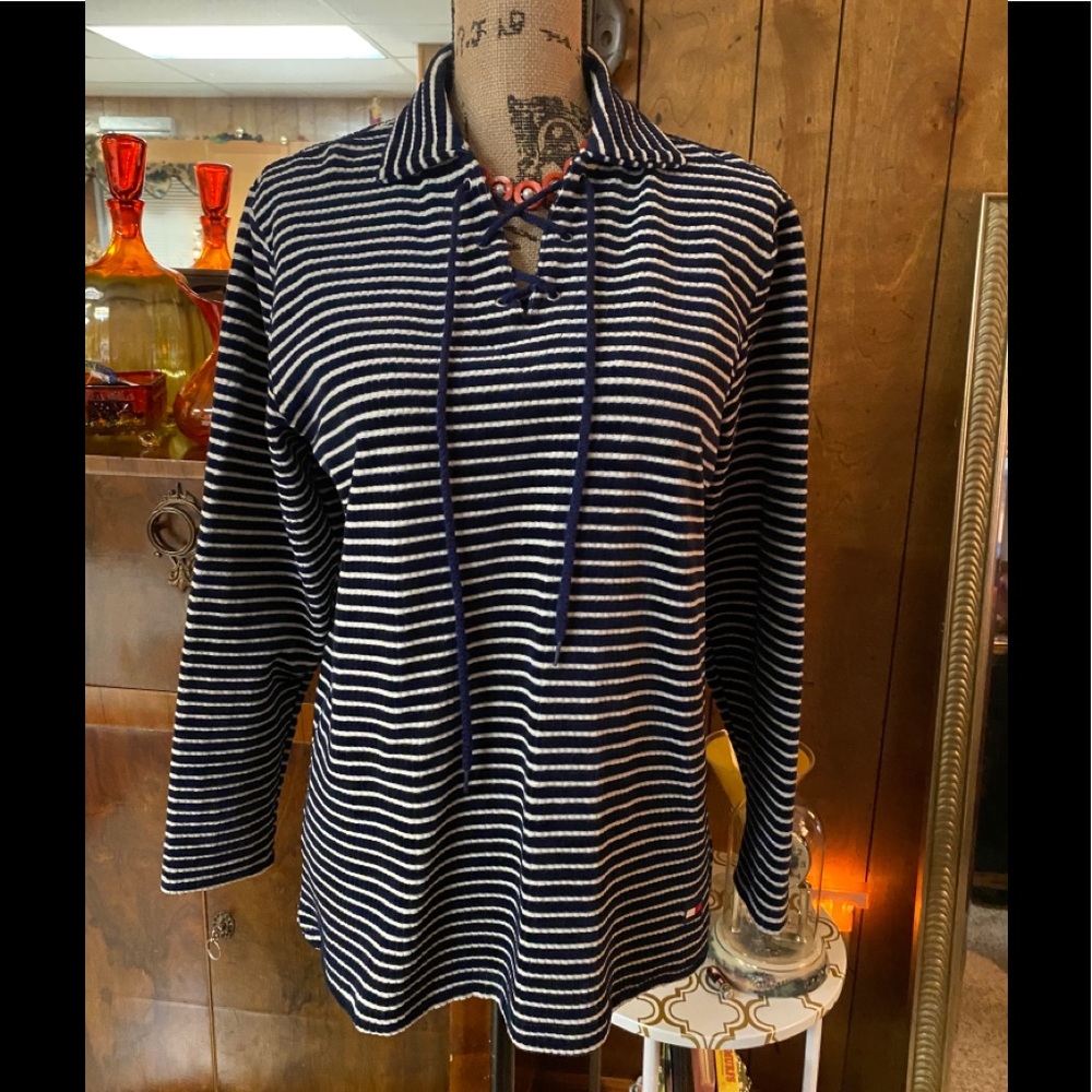 ❤️Vintage Hilfiger Velour Top Vintage top